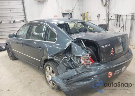 2001 Volkswagen Passat Glx z USA, uszkodzony, nr VIN WVWTH63BX1P133962